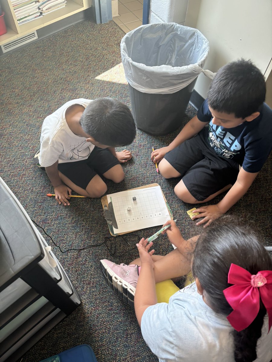 These mathematicians are working hard to count collections and learn new math games! #TogetherWeCan #d59learns <a href="/CCSD59/">CCSD59</a> <a href="/D59Byrd/">Admiral Byrd Elementary</a>
