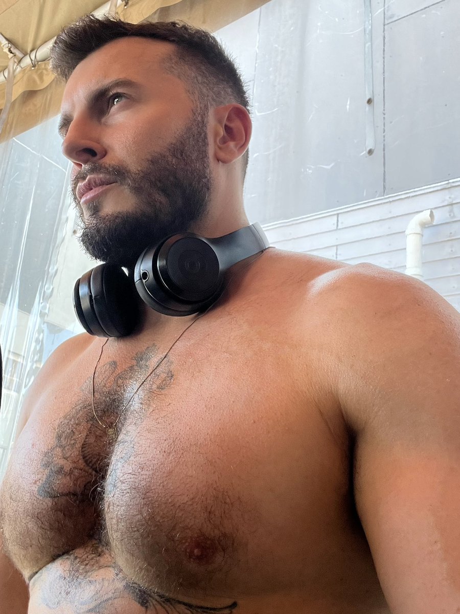 cameronmoir's tweet photo. You know what they say? Big chest…big heart. ❤️ https://t.co/2xaNrATJuj