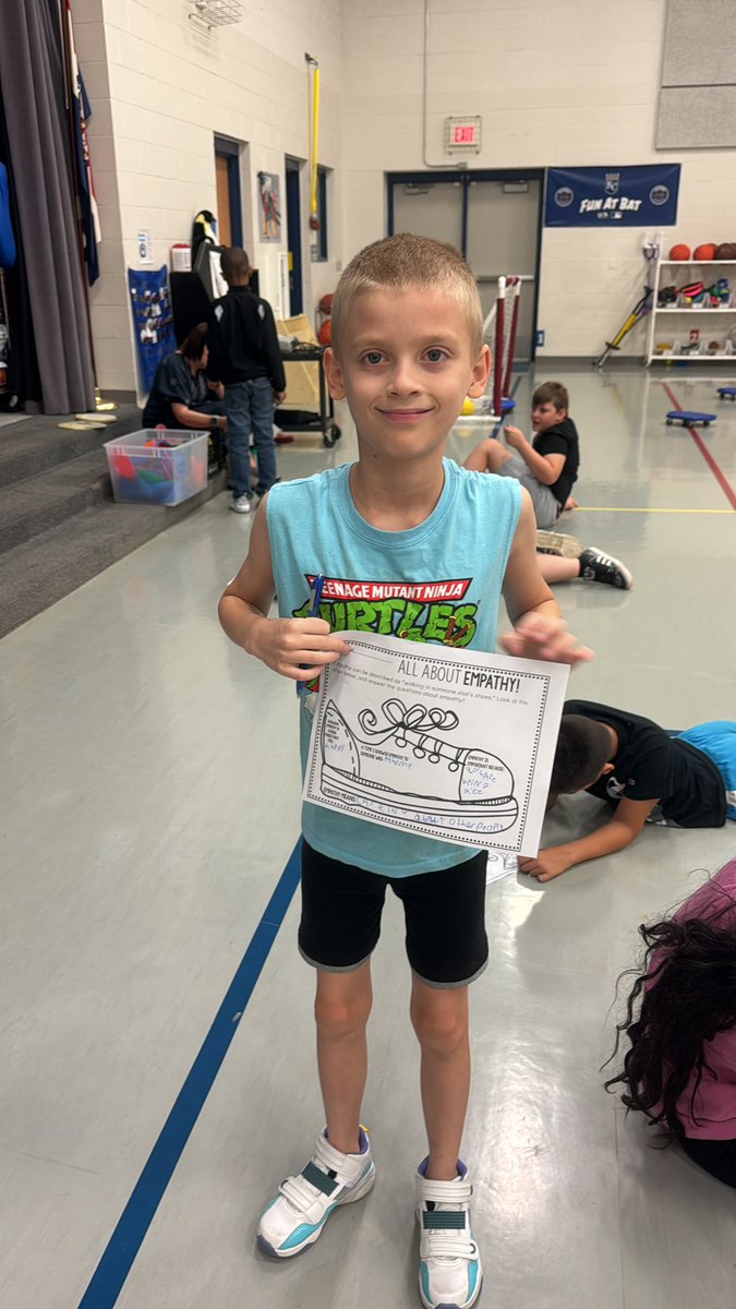 MrsHobbsPE's tweet photo. Health Lessons have started! One of my favorite parts is creating new lessons and anchor charts! Learning about Empathy which is like walking in someone else’s shoes! 👟 We listened to the book Stand in My Shoes! #crosscurricular #sel #healthlessons https://t.co/vORRdyG2Wd