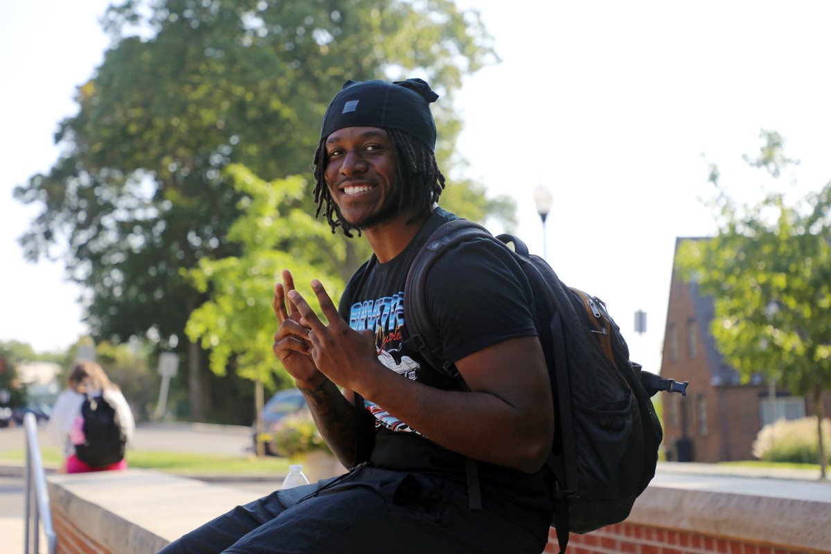 BloomsburgU's tweet image. And ... we&apos;re back! ✌💯💫🐾 #HuskyLife #BloomOnward #HuskyUnleashed #college #friends

📸➡️ flic.kr/s/aHBqjBERu9