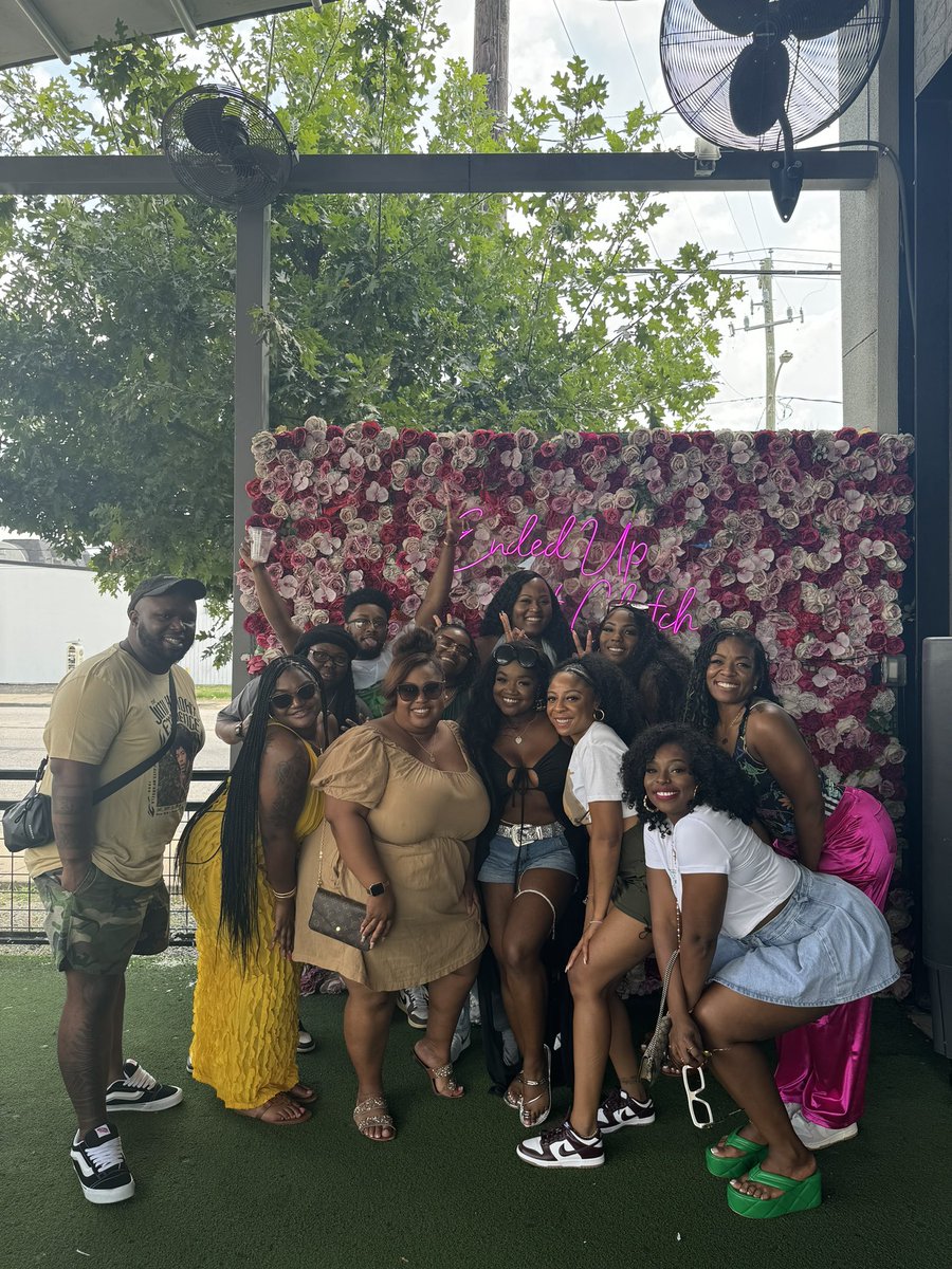 sweetNlow__'s tweet photo. quick story 

our jamaica trip got canceled a week before we left🙄. we booked a trip to houston 2 days later. my friends and i made it out the group chat.♥️🫶🏾

the enemy cant stop 💩 https://t.co/5bJTxqda1X