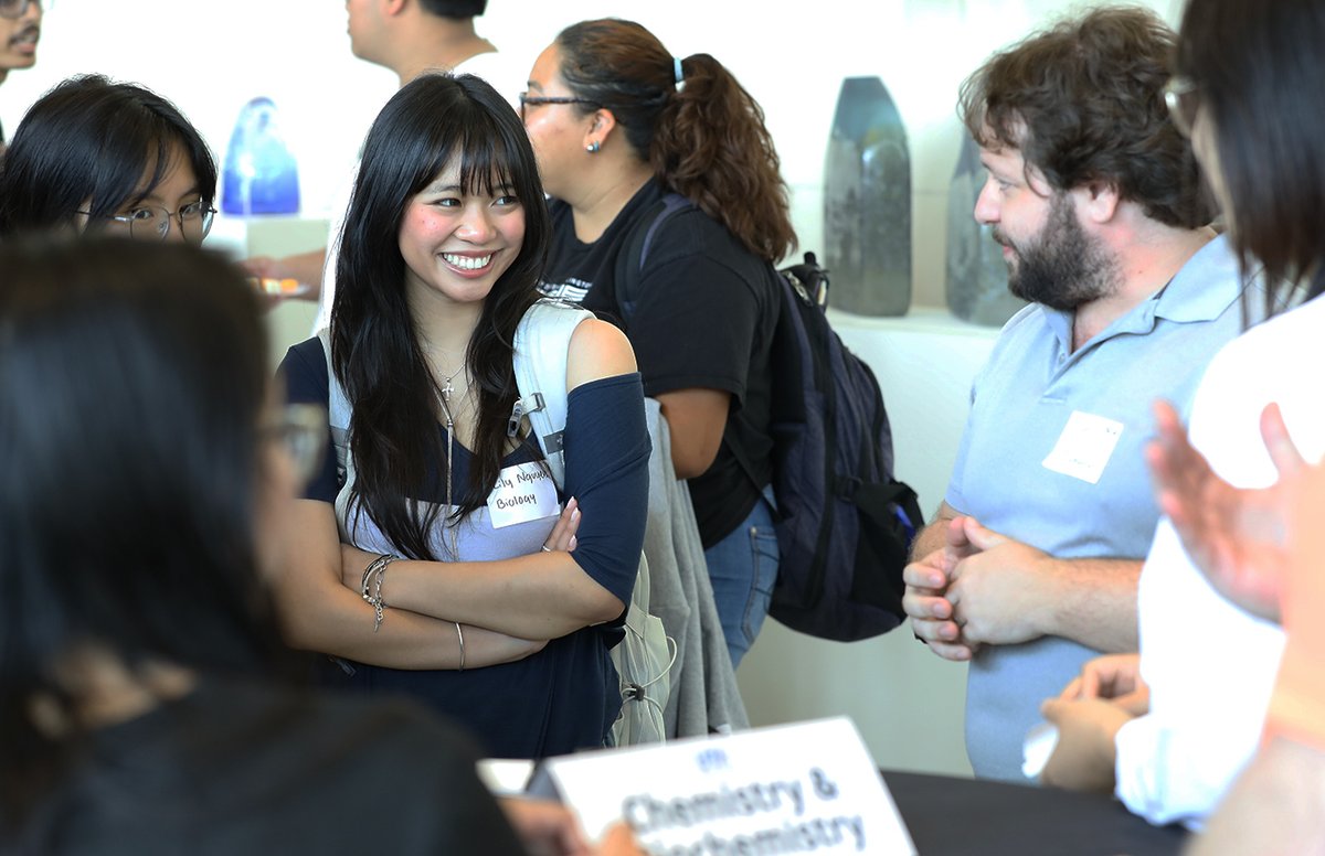 UTAScience's tweet photo. Thanks to all the COS students, faculty and staff who stopped by during our Student-Faculty Mixer on Friday in the SEIR Building. It was a great way to kick off the new semester!
#MaverickScience https://t.co/4b5EHfhx2Z