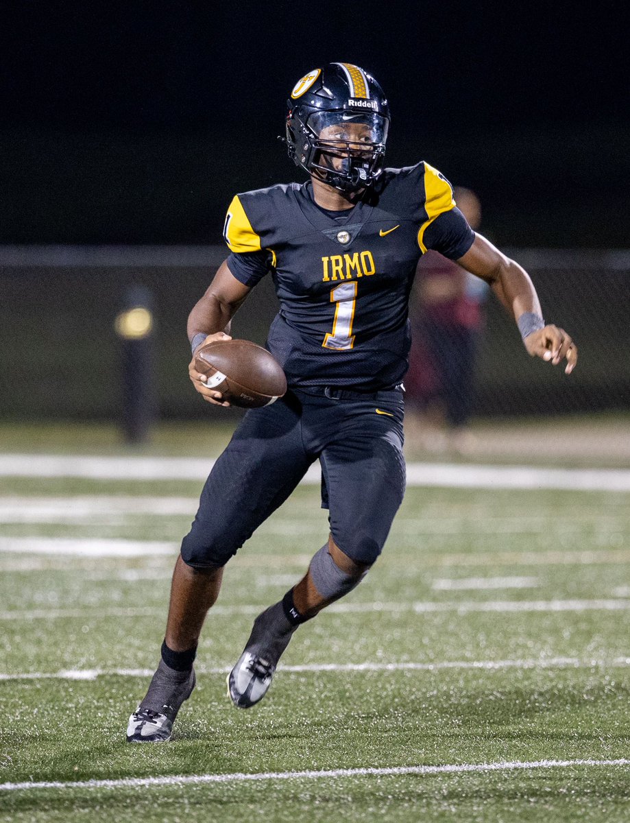 🐝🏈 Out the gates running! Click on GoFlashWin.com for more photos of Irmo Varsity Football vs Oceanside. Repost and Follow. <a href="/Irmo_Football/">Irmo Football</a>
