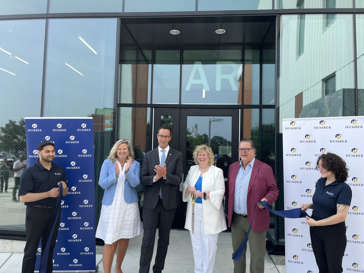 Christine Hogarth tweet media