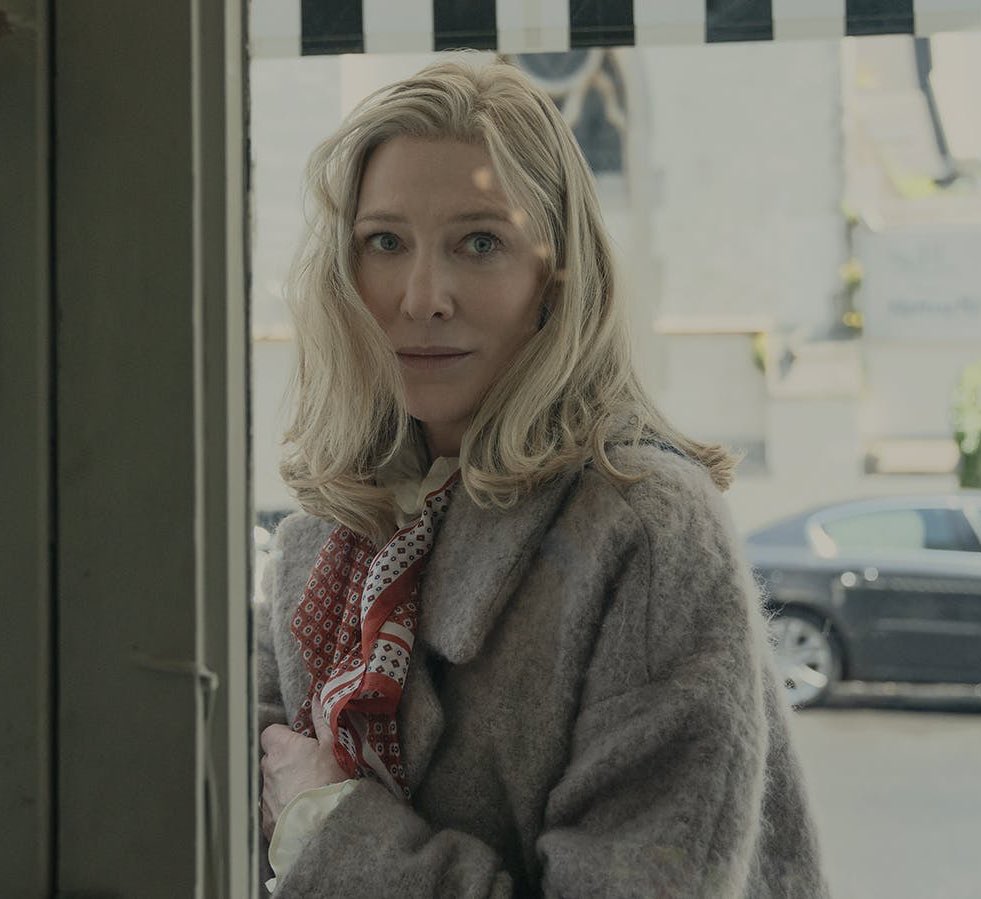 she's so pocket sized 🥹🥹