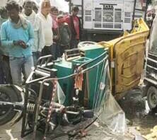 amit4471's tweet photo. दिल्ली वालों मुझे पता है आप सभी इ-रिक्शा के आतंक से प्रतिदिन अत्यधिक परेशान होते हैं,
अब इनके कारण मौतें,जाम,अतिक्रम हो रहे है

यदि आज आप इनके आतंक के ख़िलाफ़ नही खड़े हुए तो एक दिन ये आपके जीवन के अंत का कारण बनेंगे

आइए @sudhirchaudhary जी के साथ इस आतंक के ख़िलाफ़ आवाज़ उठाइए। https://t.co/Wht1djg5H2