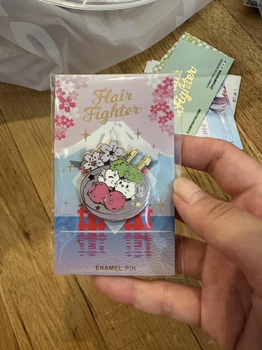 kyu ໒꒱ | VTuber 🌸 (@sakyuravt) on Twitter photo cute pin from <a href="/FlairFighter/">Flair Fighter</a> !! i have their green cat bucket hat from last year so i had to get this to decorate it hehe. also loved the staff they were so kind and friendly as well! i love talking about cats 😩 cute pin from <a href="/FlairFighter/">Flair Fighter</a> !! i have their green cat bucket hat from last year so i had to get this to decorate it hehe. also loved the staff they were so kind and friendly as well! i love talking about cats 😩
