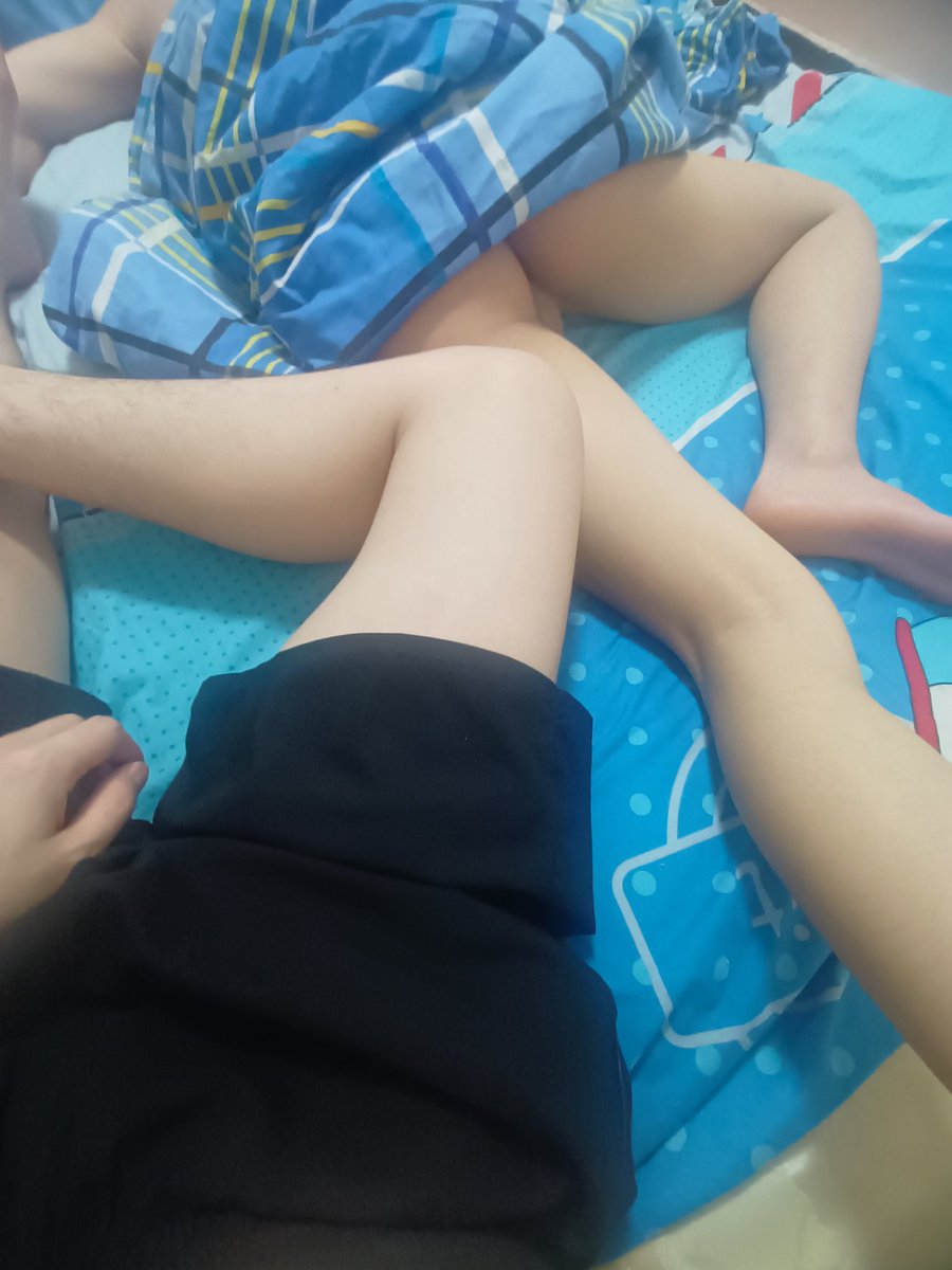 wjx227's tweet photo. 傻狗狗��匍匐式睡姿势 #初中 #高中 #奶1 #少年 #男孩 #骚0 https://t.co/EkMLCcp0tm