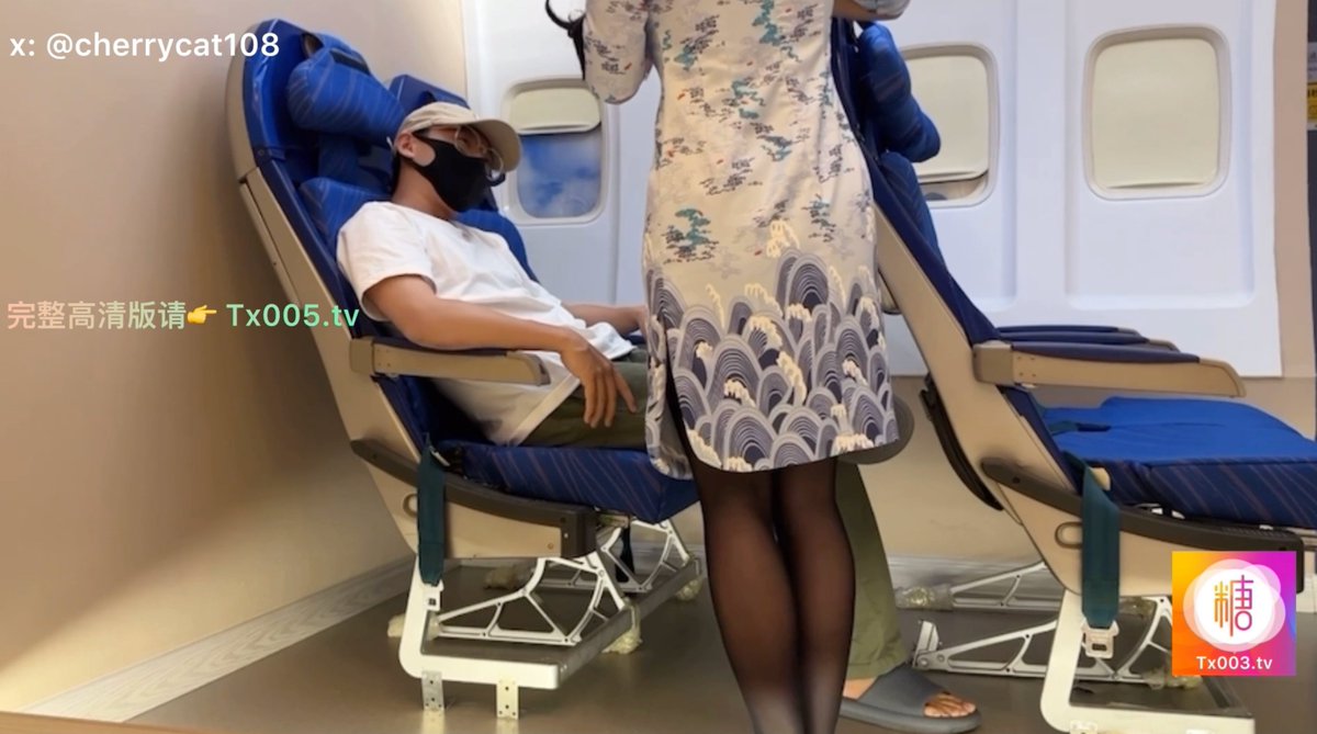 樱花小猫

我的丝袜好看吗？