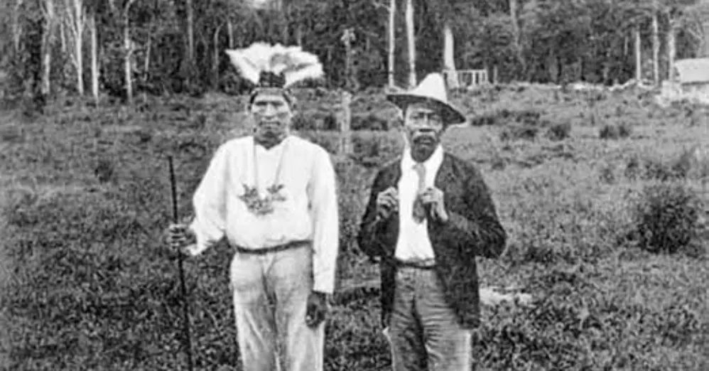 festivalesgt's tweet photo. Antonio Saldaña fue asesinado el 3 de enero de 1910 junto a su sobrino José, que debía sucederle para ser el rey de la dinastía Bribri. 
De esta forma la dinastía en Talamanca terminó.

Fueron envenenados por la empresa bananera UFCO por su oposición a la plantación de bananos en los territorios indígenas en #CostaRica 🍌 ☠️🇨🇷

#martesdememoria #pueblosindigenas #bribri
