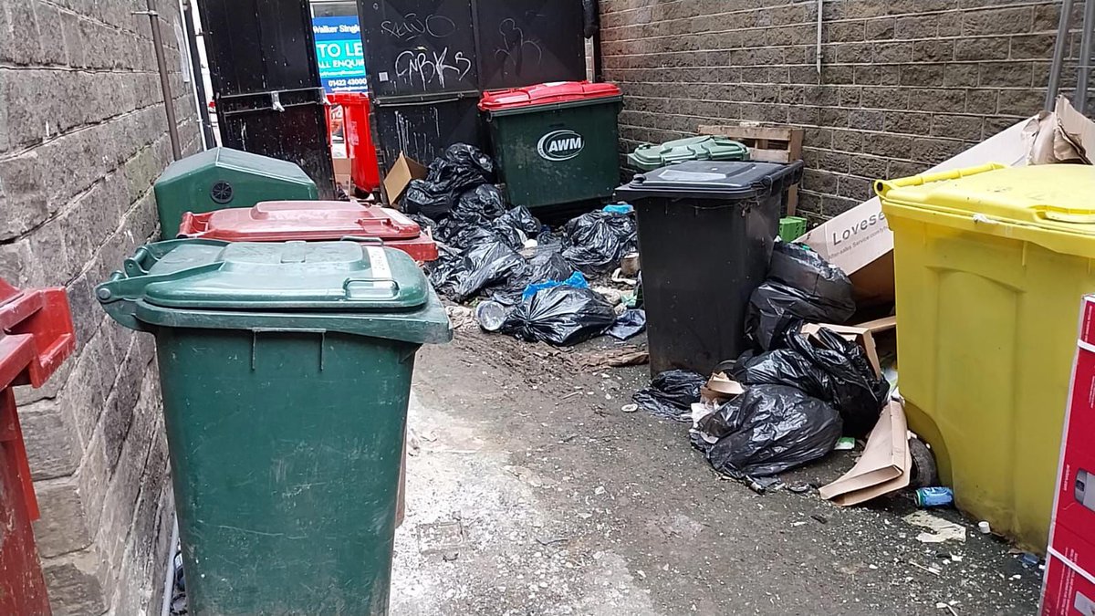 CMBC_CPT's tweet photo. The Community Protection Team, clearing a site in Halifax town centre today. Please #KeepBritainTidy! #streetclean #flytipping https://t.co/Xj51GblED5
