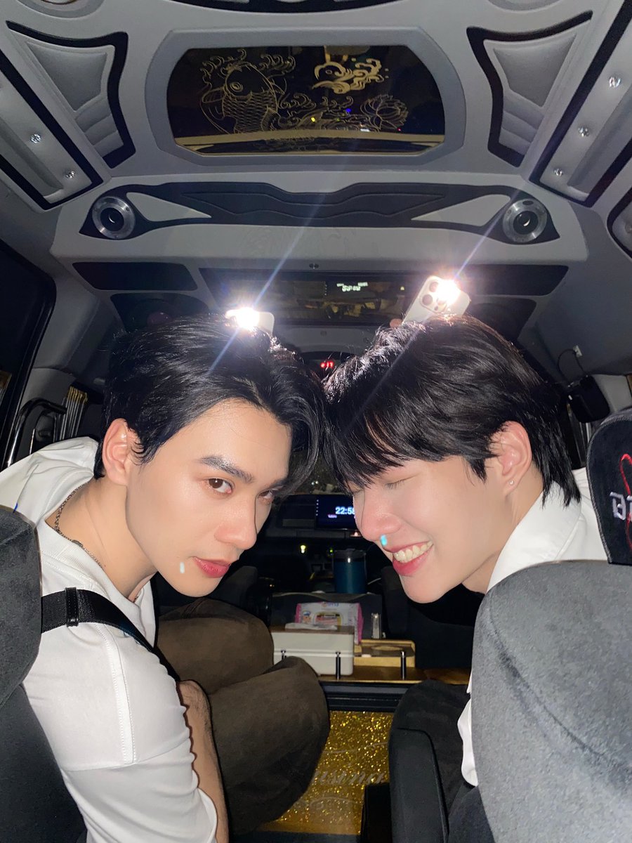 bunleng_wan's tweet photo. หมาเด่ก                                               พี่คนสวยขา https://t.co/6n6MQlHWPX
