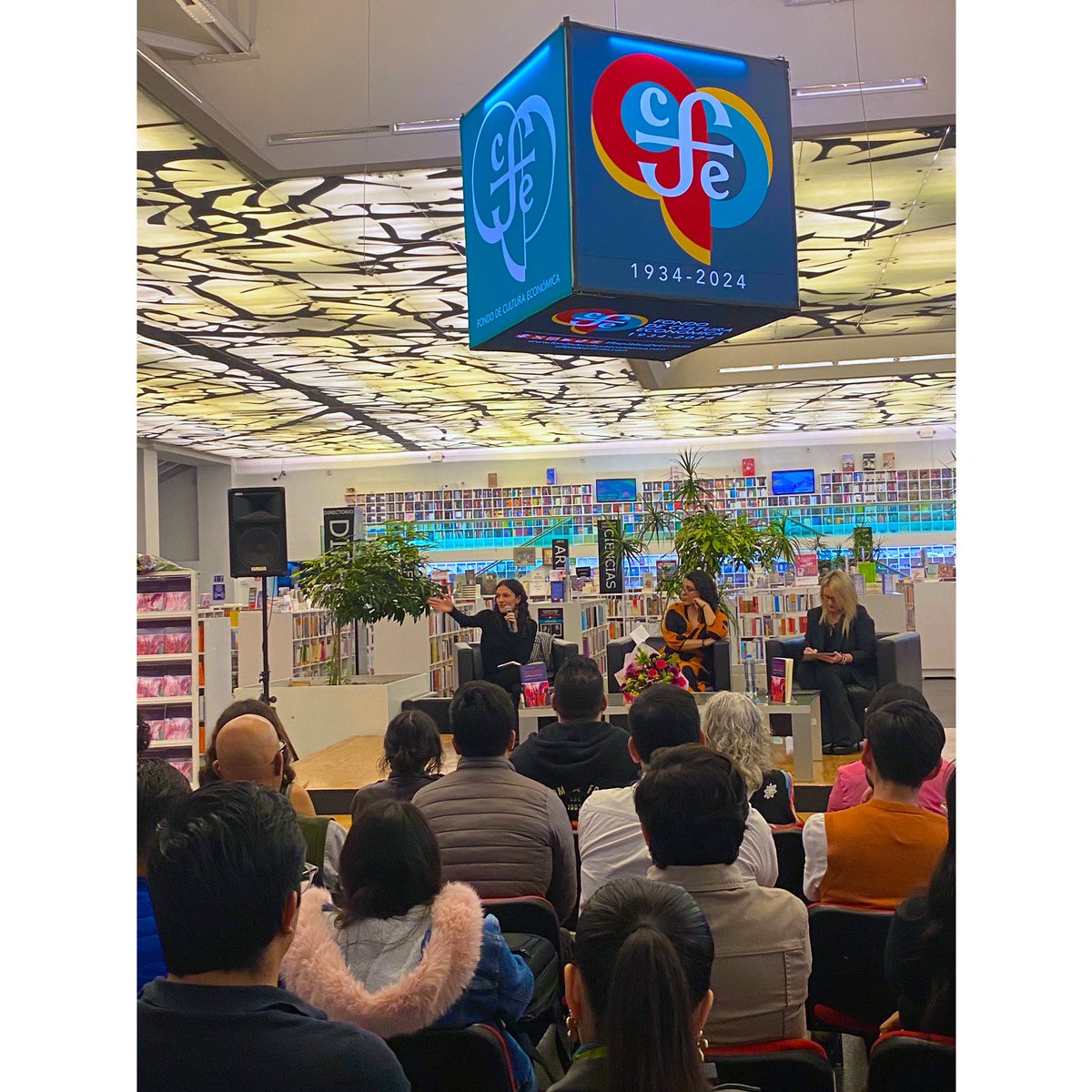 Citizen4Sustain's tweet image. Women&apos;s participation and leadership in **STEM** are pillars of the sustainable transition. Their innovation and expertise are crucial in driving solutions to the world&apos;s most pressing environmental challenges.

#WomenInSTEM #Leadership #SustainableTransition #Innovation #Climate