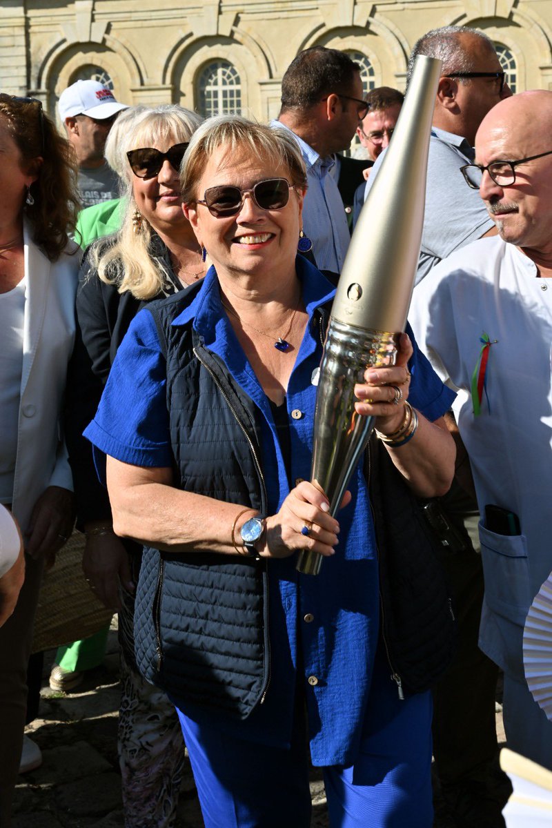 #JOP2024 | Une nouvelle journée de célébrations dans le Département !
Aujourd’hui, la Flamme Paralympique traversait le <a href="/valdoise/">Département du Val d'Oise</a>, à <a href="/larocheguyon/">Vivre La Roche-Guyon</a> , <a href="/VilledeLouvres/">Ville de Louvres</a> et <a href="/villedecergy/">Ville de Cergy</a> et le public est venu en nombre ! 
Tout au long du parcours, les #Pompiers95 étaient positionnés