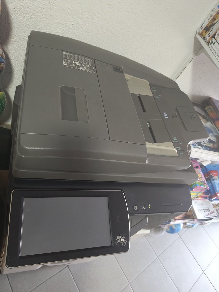 Драги другари и другарки го продавам фотокопирот.
Марката му е Sharp MX M365 и доаѓа со 50%-75% боја во тонерот кој е за 40 000 копии.
Редовно одржуван, во перфектна состојба со сервисна книшка со се.
РТ ако може и повеќе инфо во ДМ или на 071/762655 фала ви многу ❤️