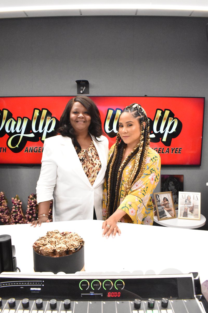 Michelle_FAAI's tweet photo. TOMORROW! Michelle will be back on #WealthWednesdays to answer all of your financial questions! Make sure to tune in to @wayupwithyee for all the financial wisdom from Michelle, @angelayee and @STisdale1 ⭐🎙️ https://t.co/DgsRfErdPV