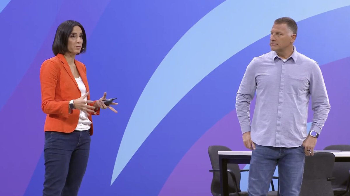 #VMwareExplore General Session: Valentina Alaria and Chris McCain discuss how an organization can easily and securely move apps from the public cloud to the private cloud.