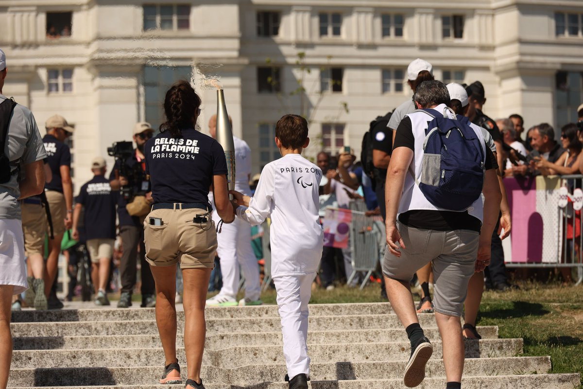 CergyPontoise95's tweet image. #JOP2024 | 🔥 #CergyPontoise s&apos;est embrasé avec le passage de la #Flamme paralympique qui a traversé l&apos;esplanade de Paris, devant les 12 colonnes ! 🔥 🎉 Revivez en images cette journée mémorable. 📸
Et n&apos;oubliez pas, à 20h30 le concert gratuit de @OSDivertimento commence ! 🥳🎶