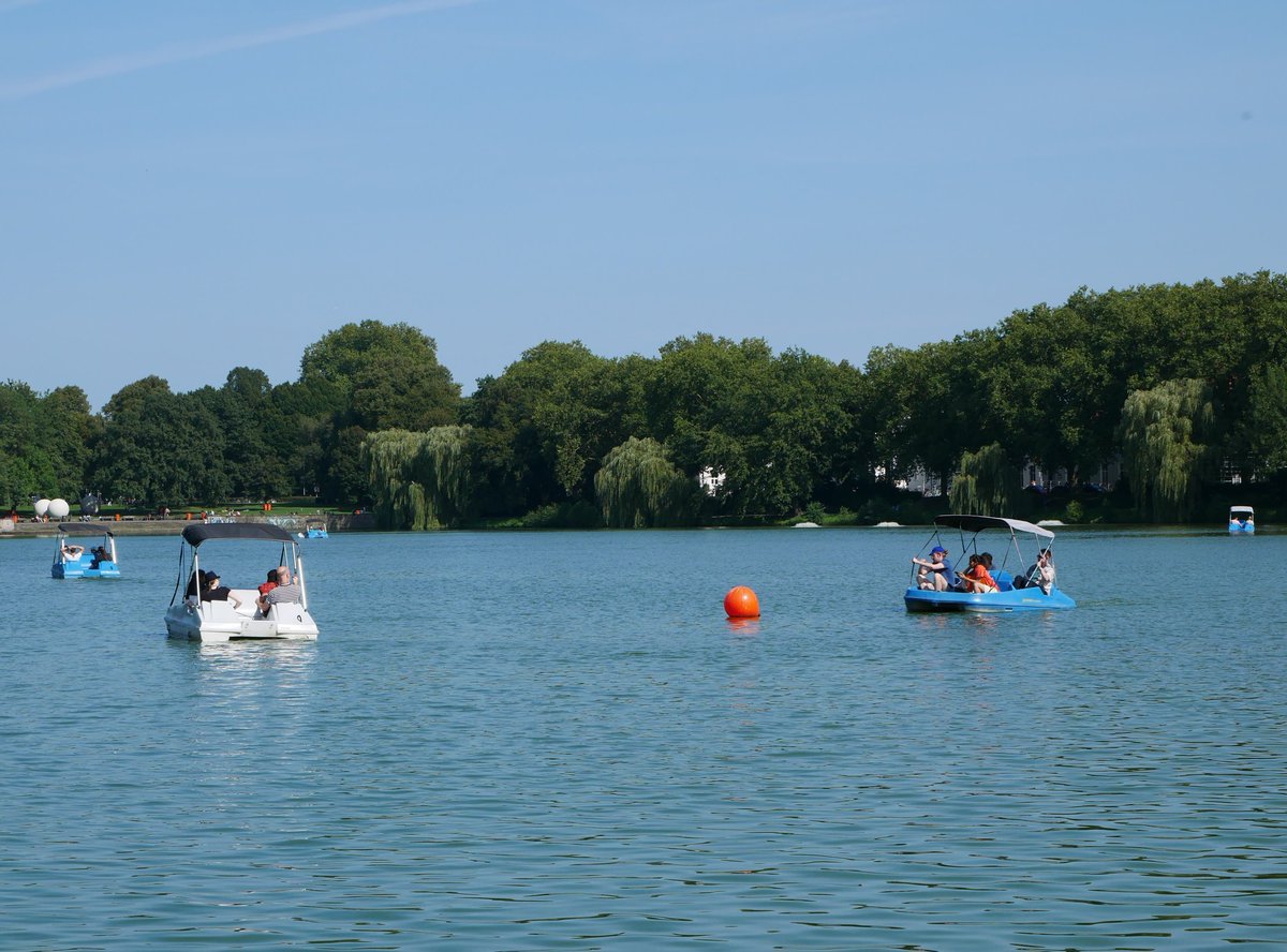 Many of our participants took advantage of the perfect weather to take part in our padle boat rally ☀️🛥 Congrats to "SuperDuperOxides", "HU-TUB" and "Pokemons" on winning first place 🏆

Still plenty of time to explore Münster's lovely old town! #EuroBIC17