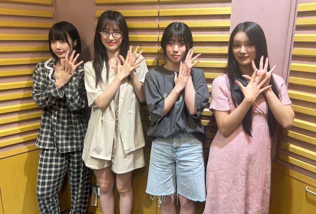 official__ME_I_'s tweet photo. 🫧 : #今日のミーアイ

20240827
@ #あのANN0

#COCORO #AYANE #MIU

#あの さんと
(@aNo2mass @ano_ann0)
ありがとうございました💓 
＿＿＿＿＿＿＿＿＿＿＿＿＿＿＿

ME:I 2ND SINGLE "Hi-Five"
2024.08.28 Release

#오늘의미아이 
#ME_I #ミーアイ #미아이 https://t.co/OuJZKyK2LM