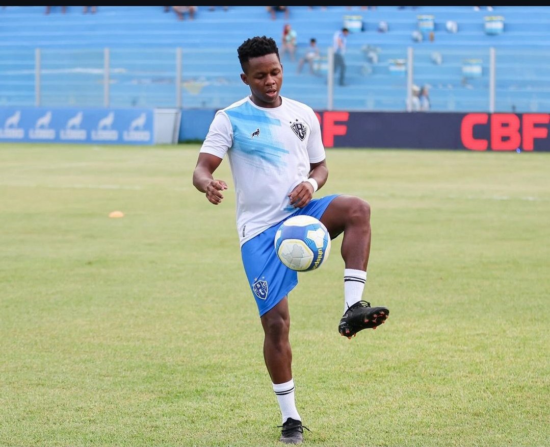 Cf27Magno's tweet photo. Para o jogo contra o @goiasoficial, o meia Cazares é mais um desfalque já confirmado pelo @Paysandu. O equatoriano levou ontem o terceiro cartão amarelo e terá que cumprir suspensão. 

Foto: Jorge Luis Totti, Ascom Paysandu https://t.co/J4XW6Zm7ju