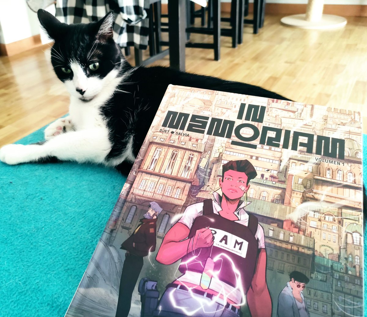 Wasimpe's tweet photo. Ayer me hice con esta maravilla (el cómic, el gato ya lo teníamos de antes en casa 🤣). Lo único malo que le veo es que no se cuando va a salir el próximo tomo y lo necesito ya!
#novelagrafica https://t.co/Epf43fVZlz