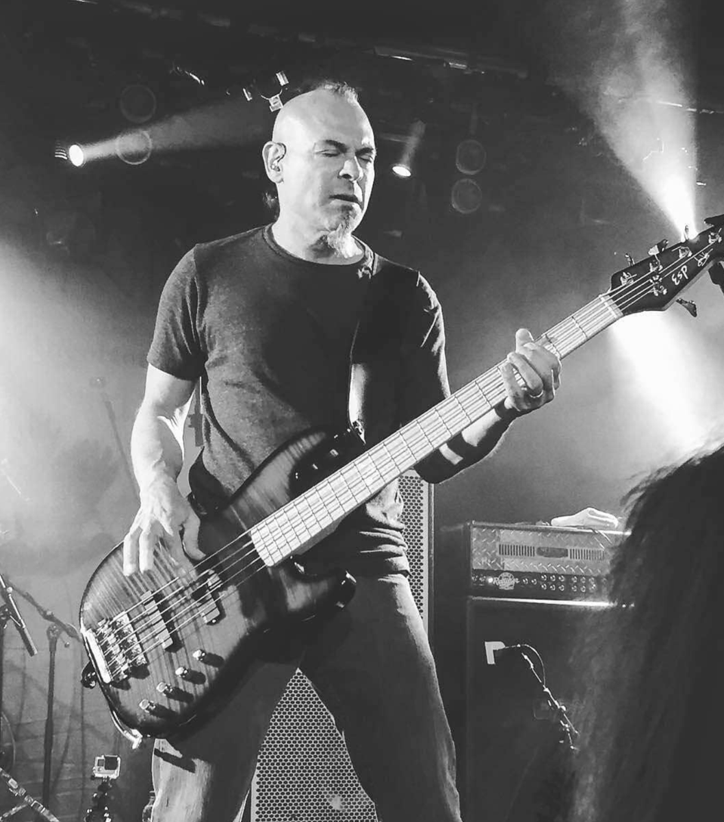 #Flashback Joey Vera getting in the zone, performing live.

Photographed by mari.loves.music 📸