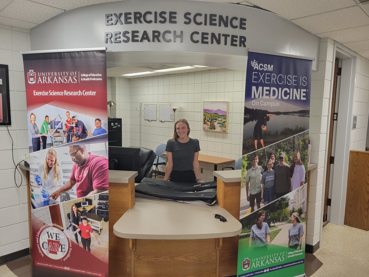 UofA_ESRC's tweet image. New banners for the ESRC and @uark_eim came in this morning! Shown off by our awesome Center GA and EIM -OC student Kristin Jett!
@EIMnews @ACSMNews @uacoehp @UARKHHPR #coehpWECARE
Don't forget to join us October 17 for "Exercise is Medicine: Translating Science into Action"!
