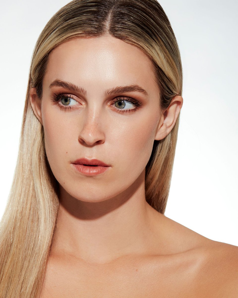 roshanmoayed's tweet photo. Model | @claazan
Makeup Artist | @looksbymere

I had the opportunity to work with Claire, a talented model who clearly knows her angles and how to find the light. I also had the chance to team up with Mere, who is an amazing makeup artist. https://t.co/QJrwJHZmYh