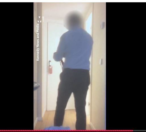 CliffordEd86477's tweet photo. 🥶🙏🙏🙏Video: Creepy Benidorm hotel receptionist caught sniffing and stealing Brit's knickers  Rara Armstrong video , rara curves onlyfans , Rara Armstrong sniffing underwear video
Full clip 100%:  https://t.co/wANw276K5M
https://t.co/outnd3TPBo https://t.co/muiHhIanPf