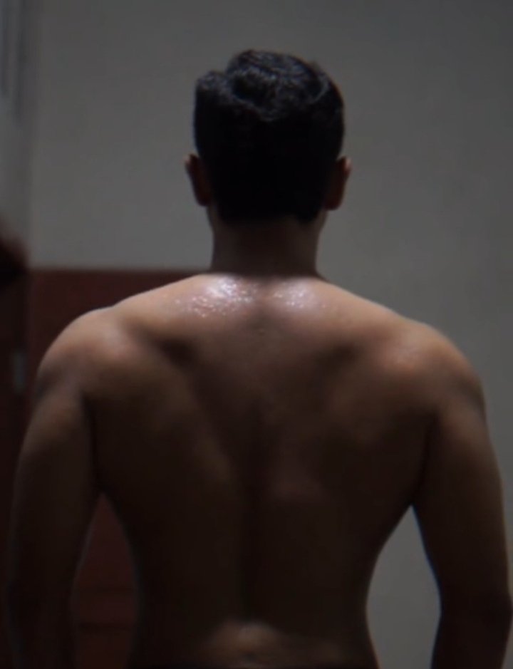 Kalo gemas Tolong jgn di cakar lagi punggung, susah hilang nyaa hadeuh