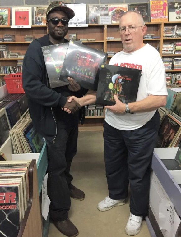 ToyzTidbit: Meet the founder of ToyzElectronics Damola Idowu! Prior to starting ToyzElectronics in 1995, he created hip-hop music as the Great Deity Dah. Through superhero rap, he was able to inspire millions of listeners to find success like him!