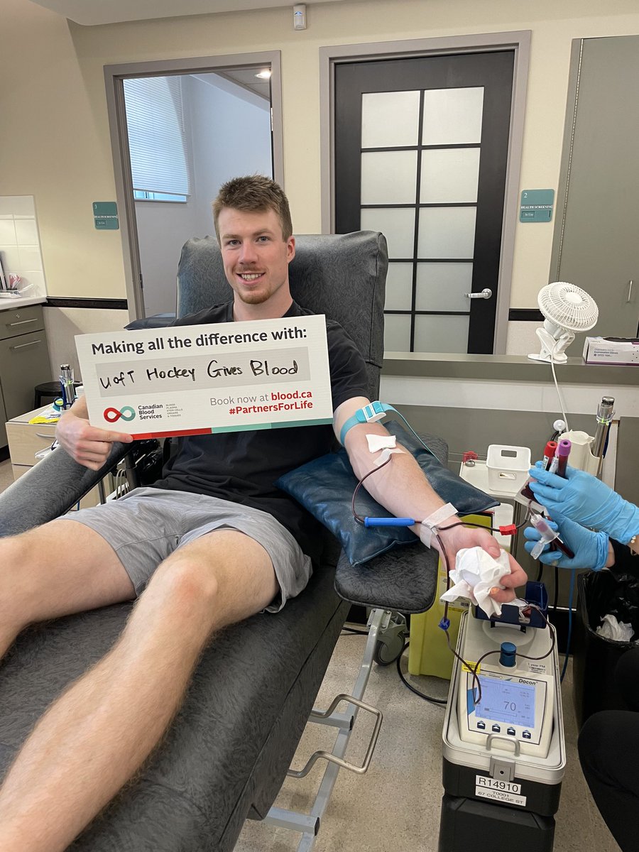 Hockey Gives Blood tweet media
