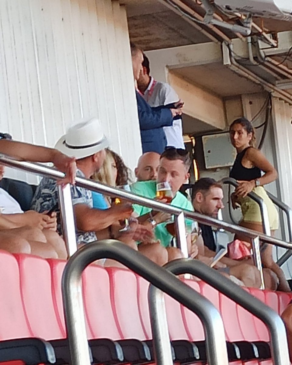 Ya se puede entrar alcohol y copas de cristal al estadio?? <a href="/RCD_Mallorca/">RCD Mallorca</a> porque a los demás nos quitan hasta el tapón de la botella de plástico 🙄