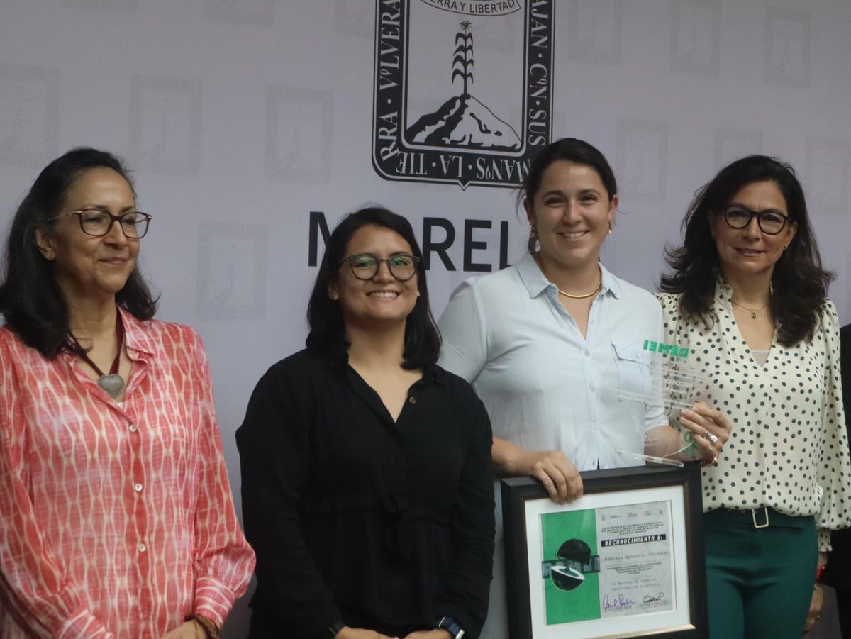 SDEyT_Morelos's tweet photo. 📄#Boletín | Entrega Gobierno del Estado Reconocimiento al Mérito Estatal de Investigación a seis mujeres 🎖️👩🏻‍🔬

 ✅ Las galardonadas fortalecen el papel de Morelos como un referente en materia de investigación científica: Cecilia Rodríguez

Descubre más👇🏼
https://t.co/m6v5ZObIuu https://t.co/f56FQVP9V4