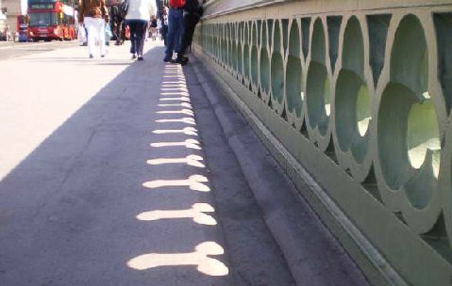 gsarcone's tweet photo. Architectural Illusion
Is it just my dirty mind, or did no one consider the sun when designing this parapet on Westminster Bridge?
#ArchitecturalJoke #OpticalIllusion #DesignFlaws #WestminsterBridge #FunnyArchitecture #VisualTrick #UrbanDesign #ParapetDesign #ArchitecturalHumor https://t.co/w39utIaYAK