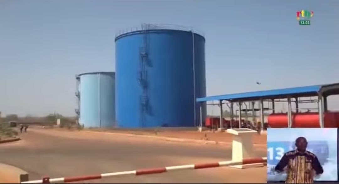 #BurkinaFaso🇧🇫⛔️🅾️

𝗖𝗲 𝗾𝘂𝗲 𝘃𝗼𝘂𝘀 𝗻𝗲 𝘀𝗮𝘃𝗶𝗲𝘇 𝗽𝗮𝘀 𝘀𝘂𝗿 𝗹'𝗮𝘁𝘁𝗮𝗾𝘂𝗲 𝗱𝗲 𝗕𝗮𝗿𝘀𝗮𝗹𝗼𝗴𝗵𝗼 :

L'attaque de 𝗕𝗮𝗿𝘀𝗮𝗹𝗼𝗴𝗵𝗼 ne se limite pas à un acte de violence isolé. Derrière cet événement tragique se cachent des enjeux économiques et