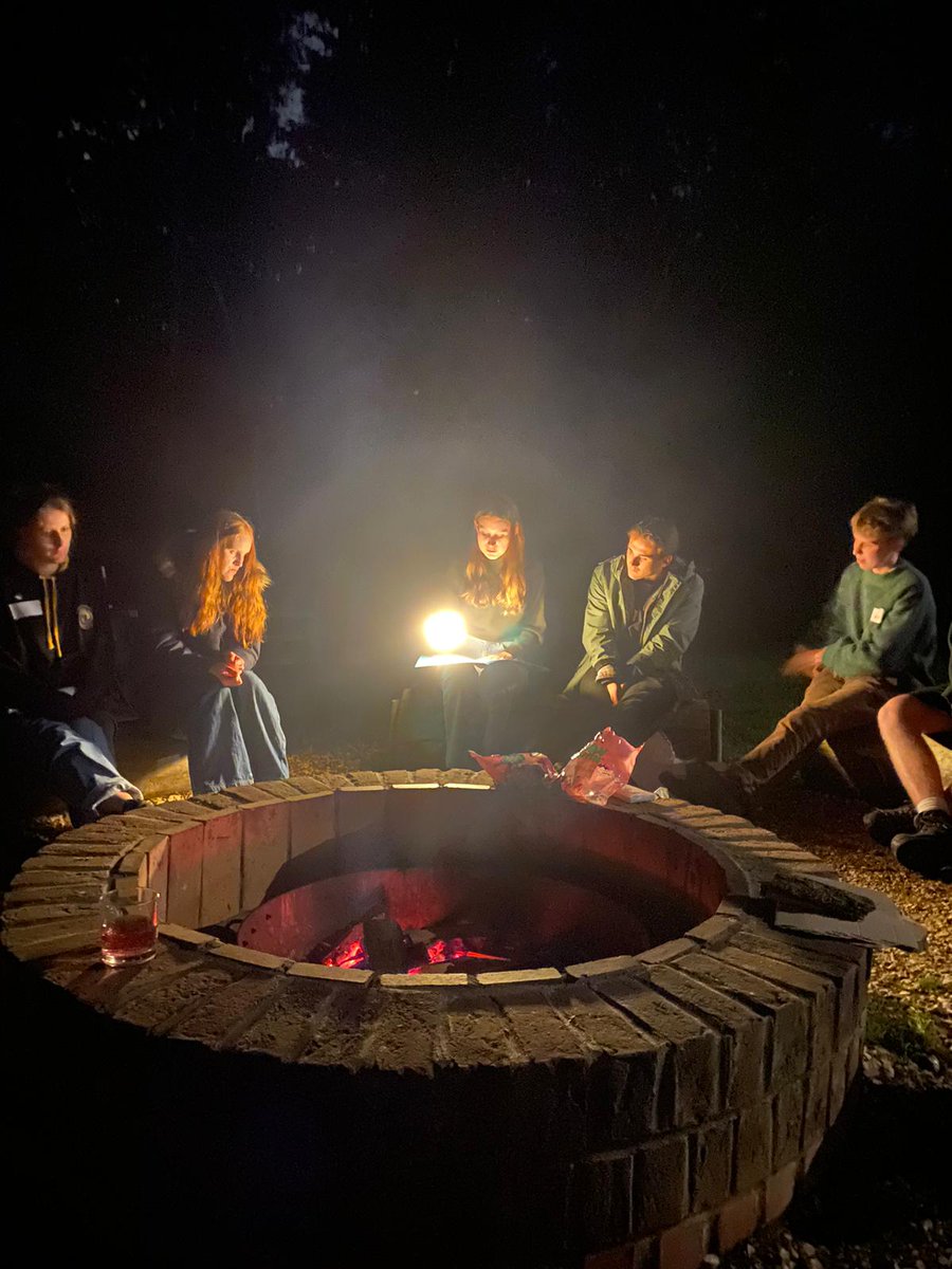 em_nature's tweet image. The first-ever camp for young nature writers at Cameron's Cottage was a huge success! When I first had the idea, I didn't imagine how brilliant it would turn out to be! We created a unique opportunity for young writers to learn from experts in the field... (thread) ⬇️