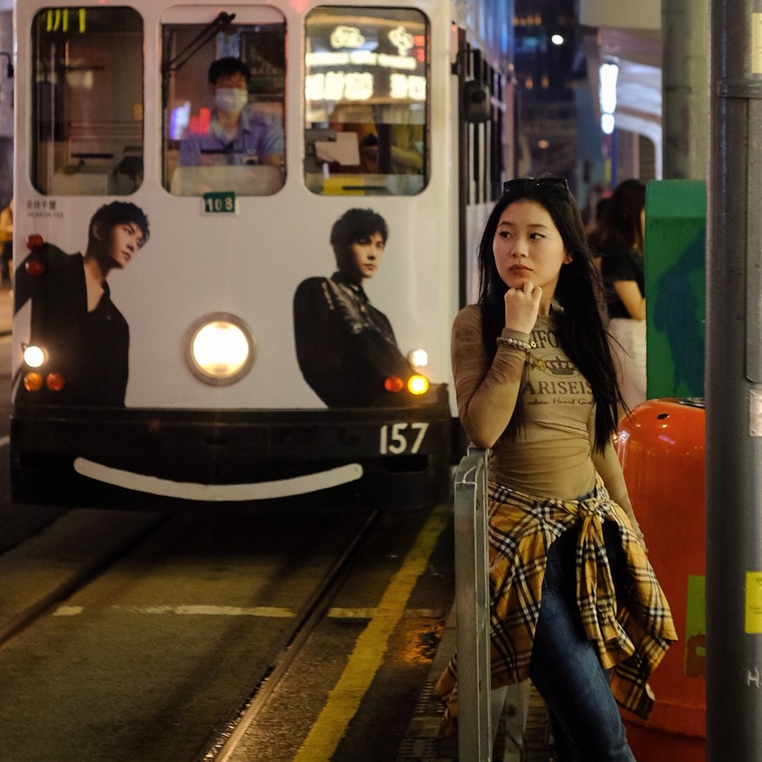 loban's tweet photo. tram stop...🚋✨ #hkig #nightcity #hkiger #streetphotography #nightlife #discoveryhongkong #hongkongnightlife #nightshot #夜景 #tramway #tramstop #nightphotography #under_the_sign_hongkong https://t.co/r7xNdxE8yv