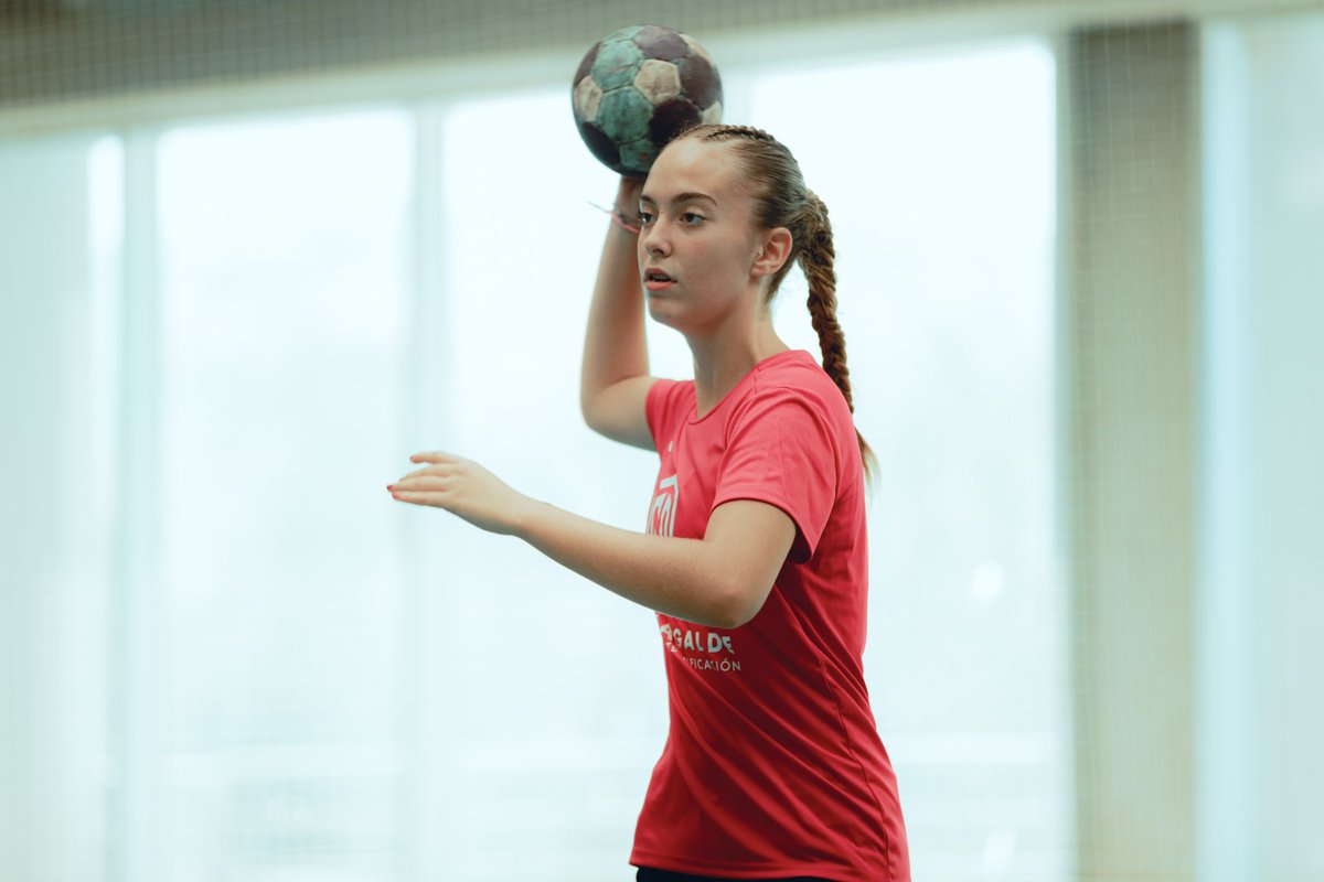 🤾‍♂️ ¡El tercer día comenzaba con una sesión de entrenamiento en Hondarribia! 

🙌🏼 ¡Disfrutar haciendo lo que más nos gusta es muy fácil!

📸 facebook.com/share/p/e8Zg8K…