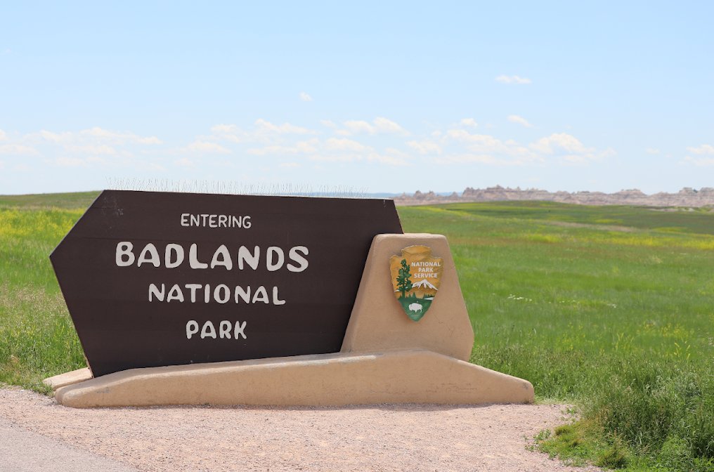 Visitor spending in communities near national parks in 2023 resulted in a record high $55.6 billion benefit to the nation’s economy and supported 415,400 jobs.

Full release 🔗 go.nps.gov/1sjxoo