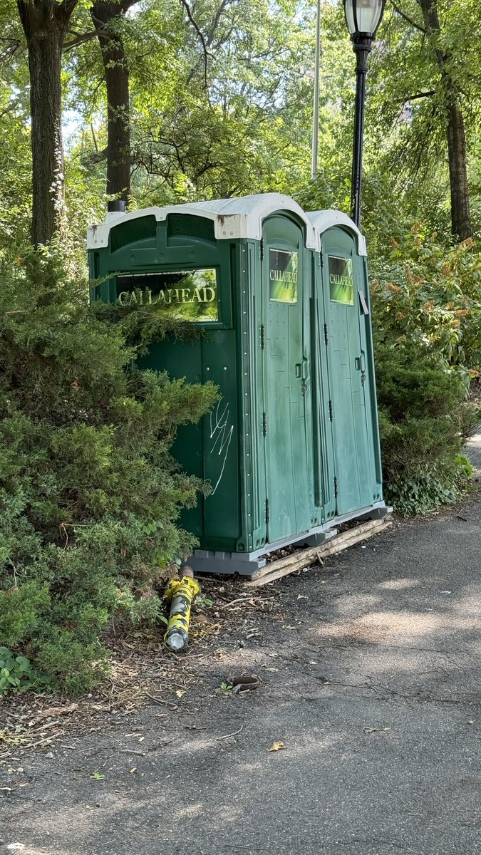 Dimyan's tweet image. I had some extreme hesitancy about using this, but I was pleasantly surprised. Thank you #callahead. It didn’t even smell bad.  Compliments to your crew.