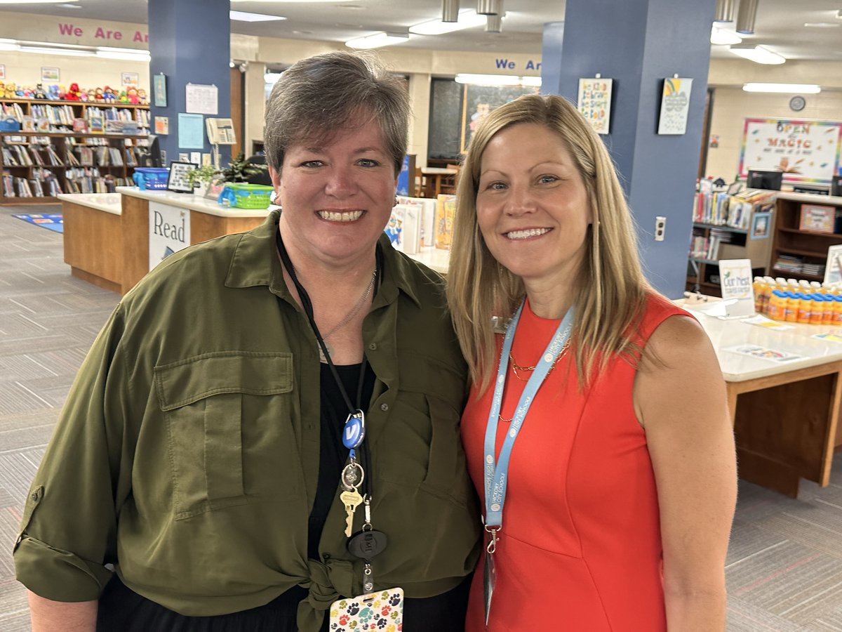 hickoryschools's tweet photo. Day 2 is here, and weβre so excited to have everyone back and learning! With our Rooted theme, weβre ready to grow together and make this year truly incredible. Letβs keep the momentum going, Hickory City Schools! #RootedInHickory https://t.co/ZfYFzMgIx0