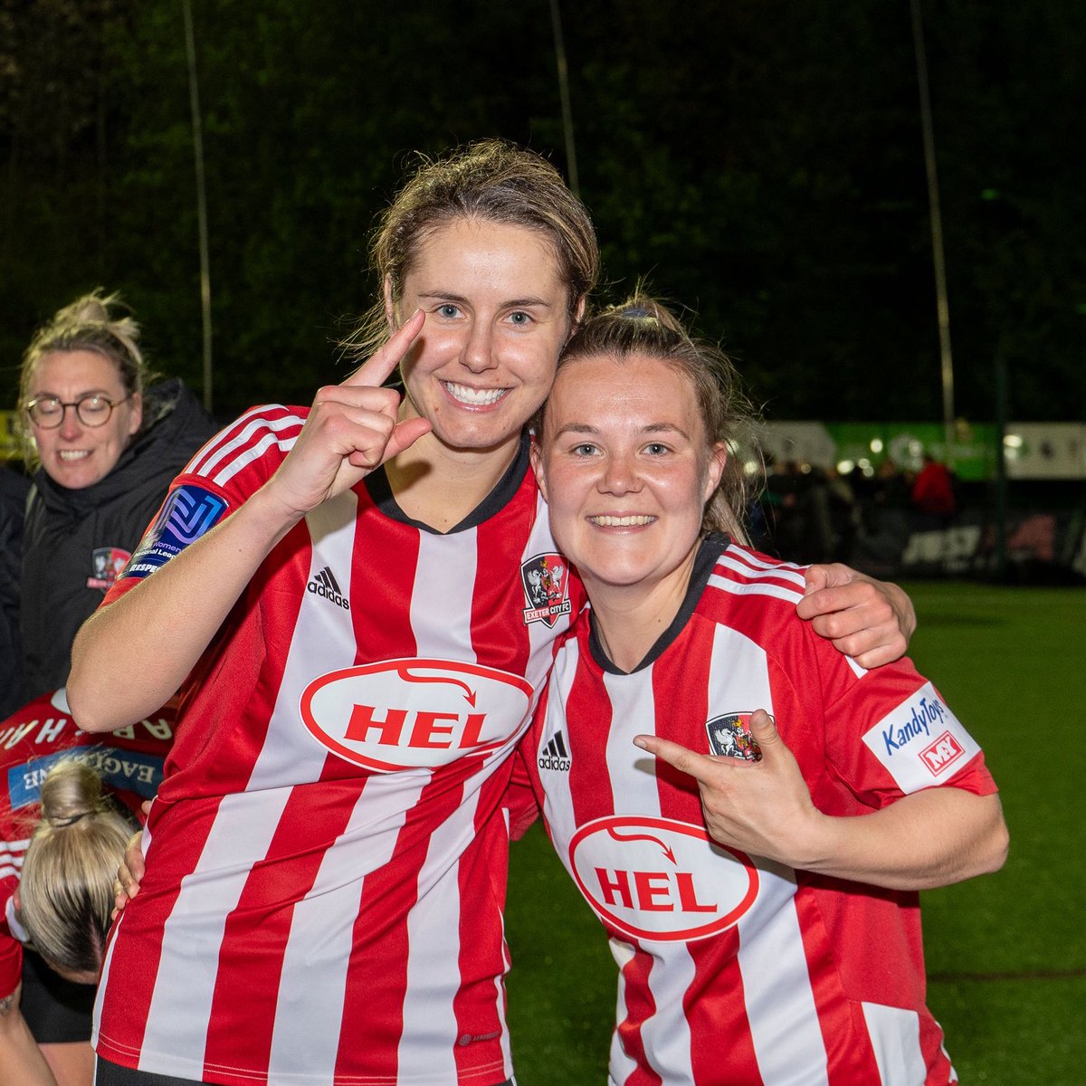 👊 Join us at Coach Road tomorrow evening as we take on <a href="/PTFCLadies/">Portishead Town Ladies FC</a> in <a href="/FAWNL/">FA Women's National League</a> League Cup action 

🎟 Adults £3/Children £1
🍟 Kiosk Open
☕️ Refreshments available 
📍 TQ12 1EJ

➡️ exetercityfc.ktckts.com/brand/womens-m…

#ECFC