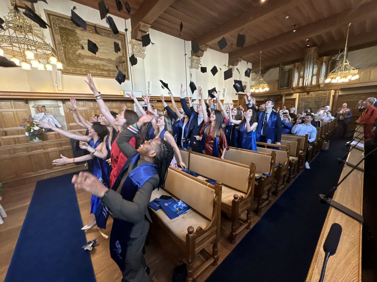 Carsten Stahn tweet media