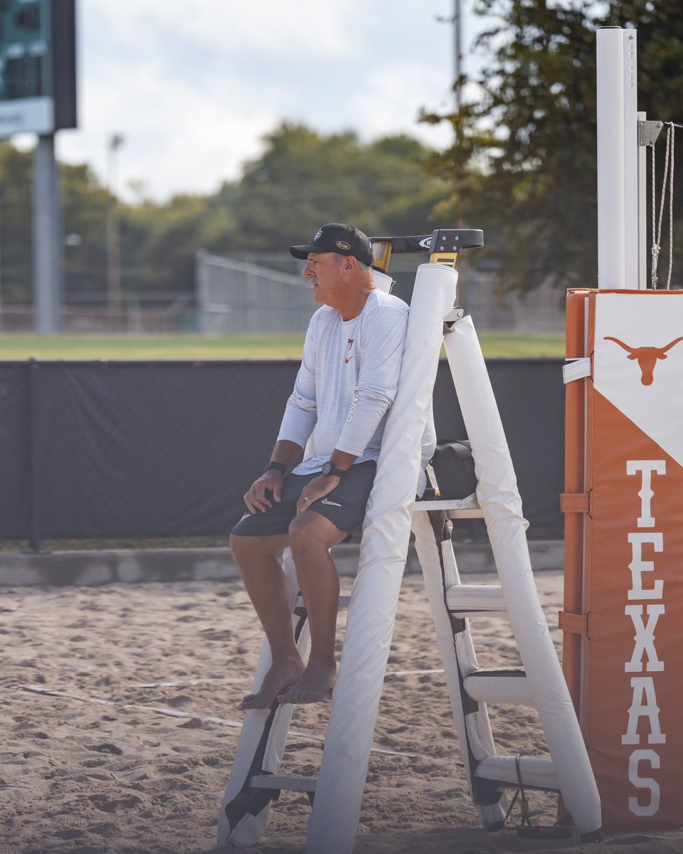 how do we look <a href="/TexasBeachVB/">Texas Beach Volleyball</a>?🤘

#HookEm