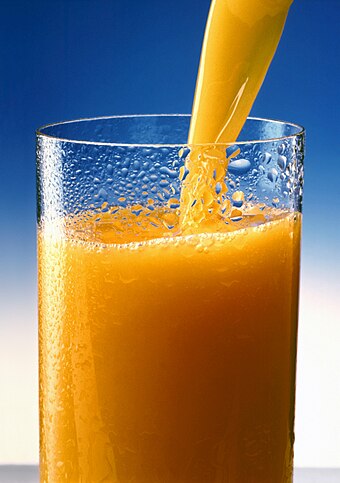 RobertTMac7041's tweet photo. Juice is a drink made from the extraction or pressing of the natural liquid contained in fruit and vegetables. 🍎📷 https://t.co/Nv4ws8tIhY