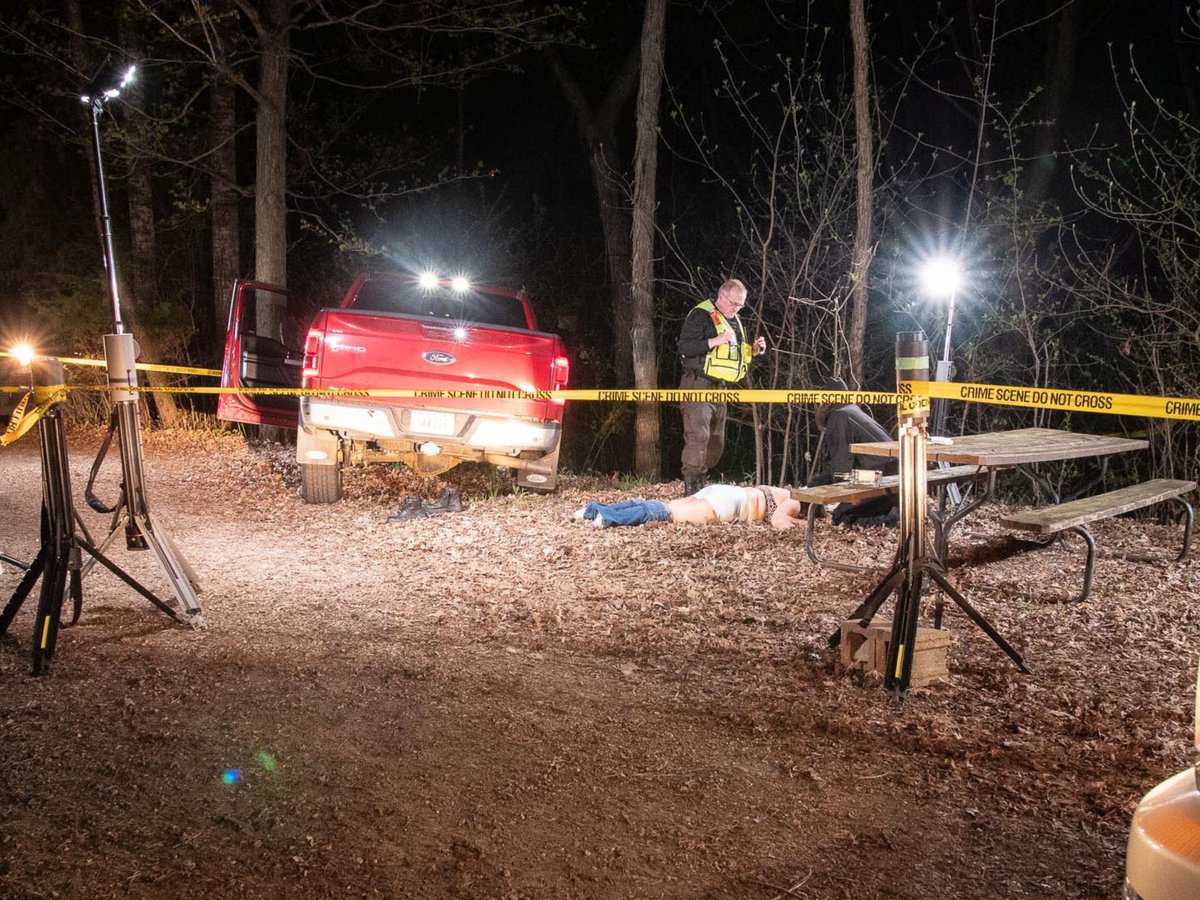 foxfuryLED's tweet image. Notice the Difference. Every detail counts; sometimes, all you need is a bit of light to improve scene documentation. #FoxFuryLED