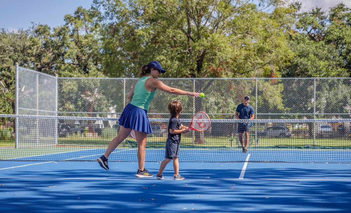 houparksboard's tweet image. Need a spot to learn something new or play a friendly (or competitive 😉) game? 

Check out your local neighborhood park!

Photo: Katy Anderson

#HoustonParks #Tennis #LocalParks