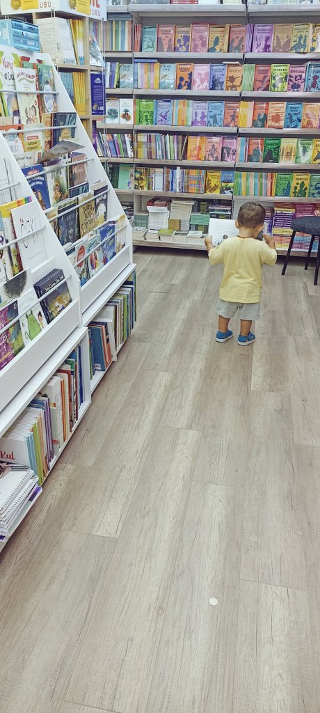 Bir kitap kurdu kolay yetişmiyordu 🐛🥰📚 #kitapkurdu #bookworm